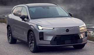 Volvo XC70 - dynamic front 3/4